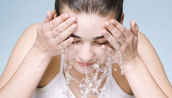 lavare la pelle dopo il ringiovanimento con oli