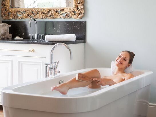 Per pulire la pelle è necessario lavare in acqua tiepida
